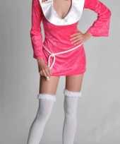 Roze nonnen outfit